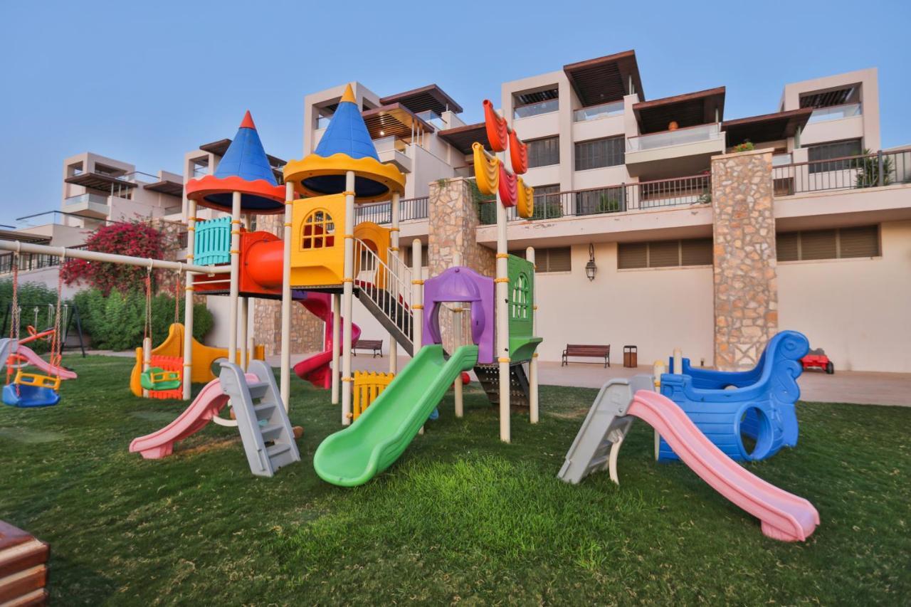Resort Tala Bay - Families Only